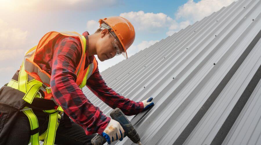 Professional gutter cleaning in Maricopa, AZ
